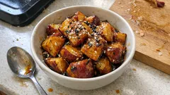 揚げずに作る大学芋—ストウブで少ない油でも、とろっと艶々に仕上がるレシピ