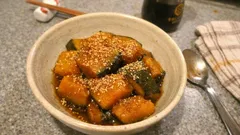 シリコンスチーマーでほっこりしっとり。レンジで作るかぼちゃの煮物（蒸らしが決め手）